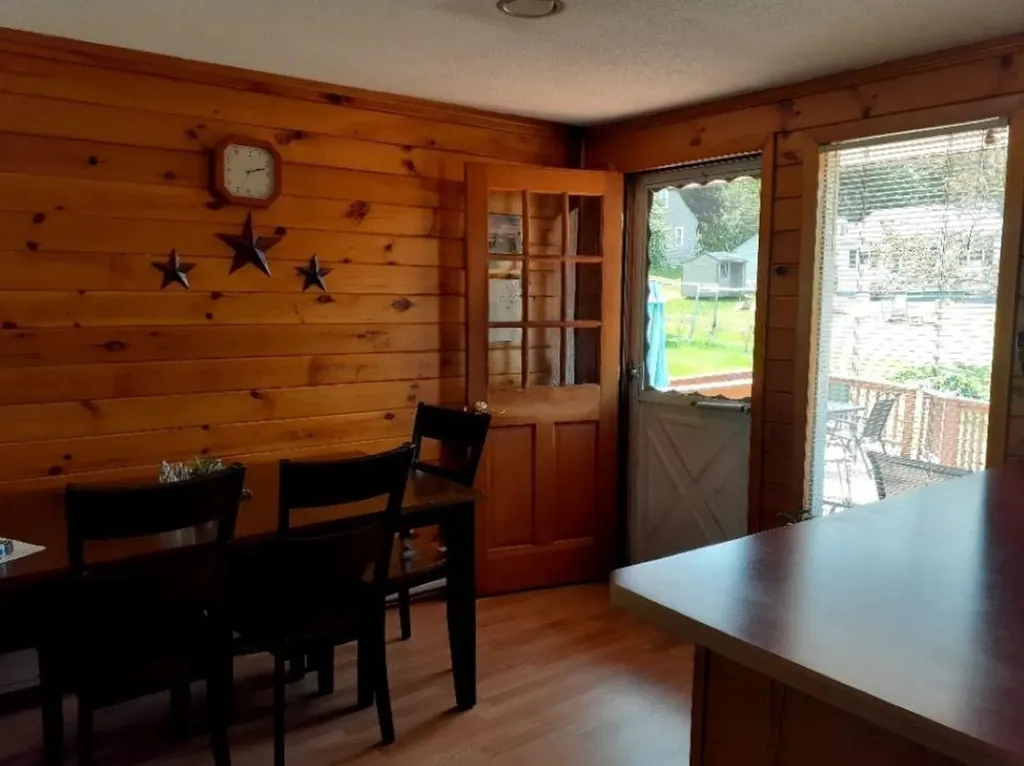 11 Leslie Avenue Claremont NH 03743