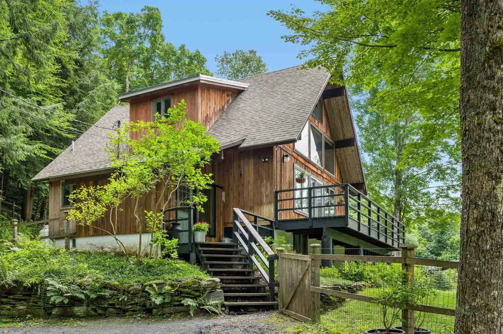 320 Stowebury Road Waterbury VT 05677