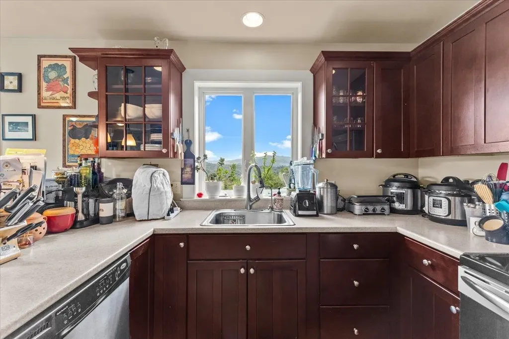 155 Crossroad Waterbury VT 05676