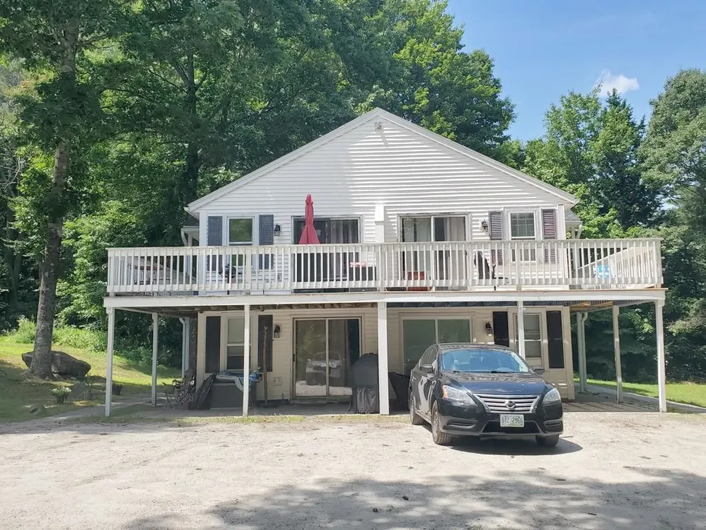 8 Plaza Village Road Plymouth NH 03264