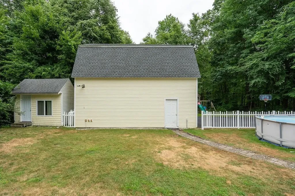 44 Fairway Drive Merrimack NH 03054