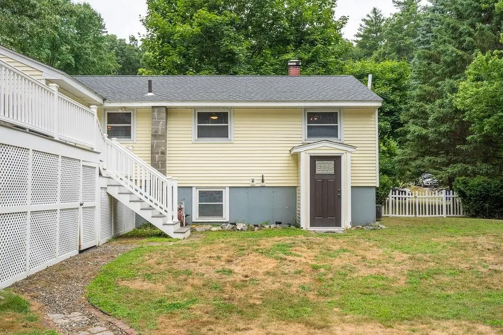 44 Fairway Drive Merrimack NH 03054