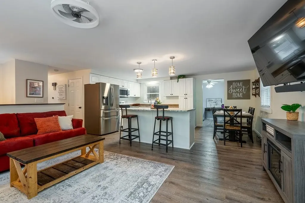 44 Fairway Drive Merrimack NH 03054