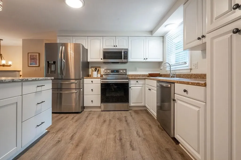 44 Fairway Drive Merrimack NH 03054