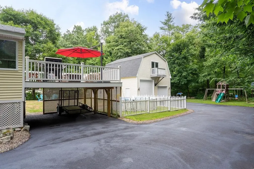 44 Fairway Drive Merrimack NH 03054