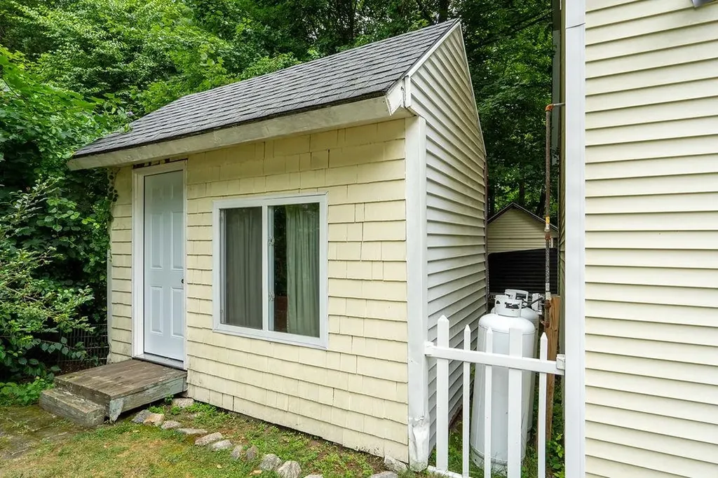 44 Fairway Drive Merrimack NH 03054