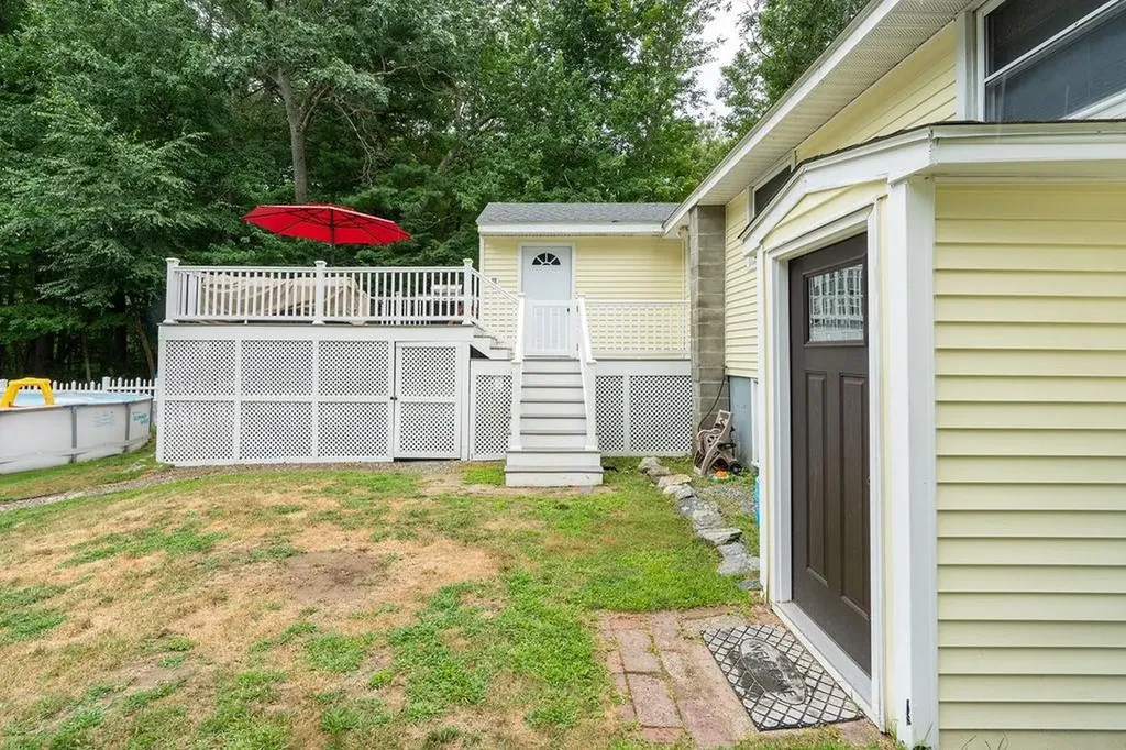 44 Fairway Drive Merrimack NH 03054