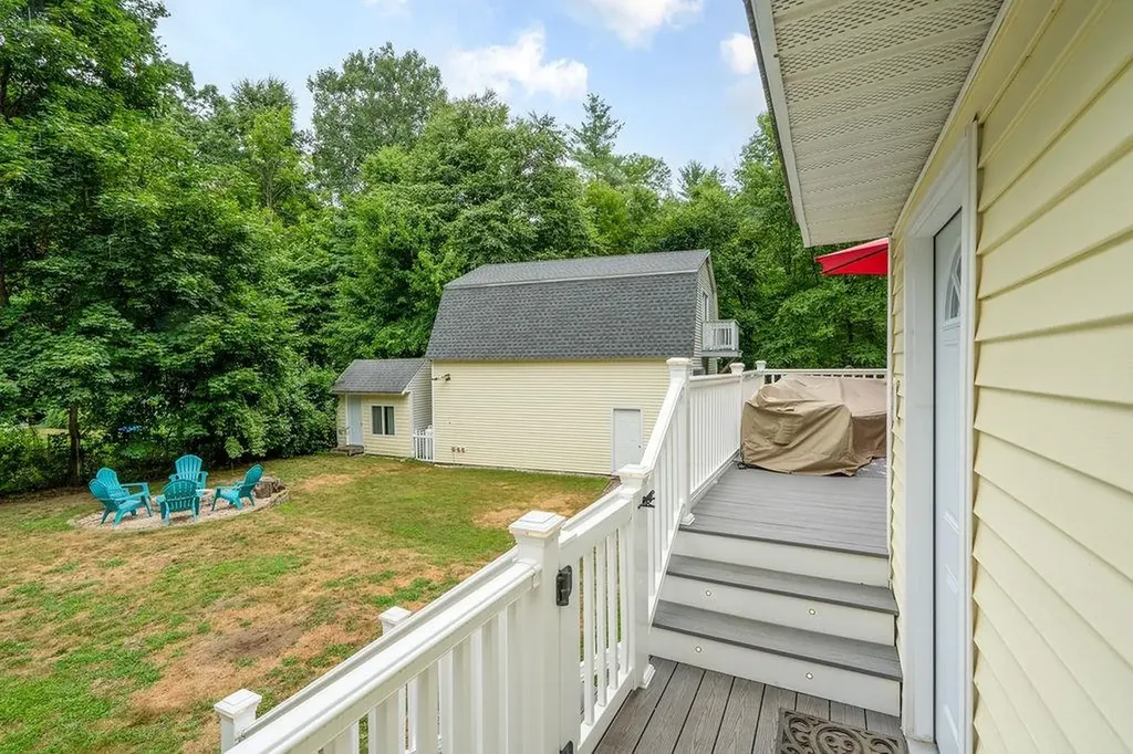 44 Fairway Drive Merrimack NH 03054
