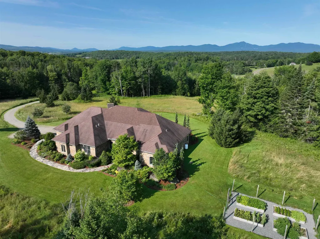 972 Farrar Road Newport Town VT 05857