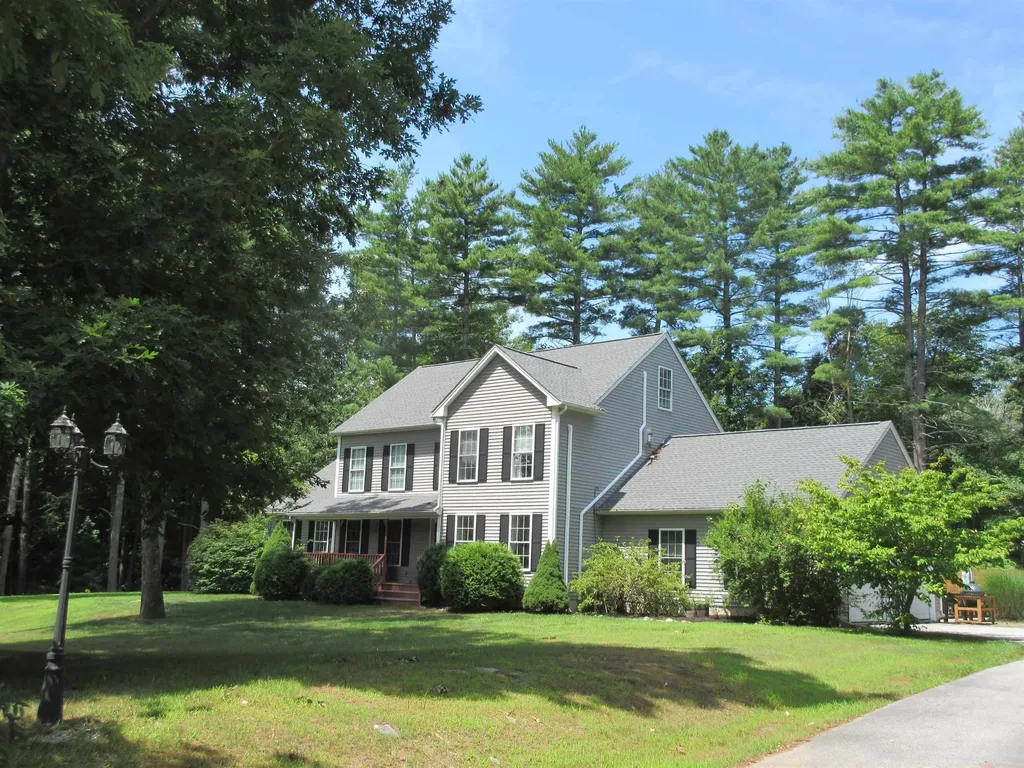 4 Christina Road Raymond NH 03077