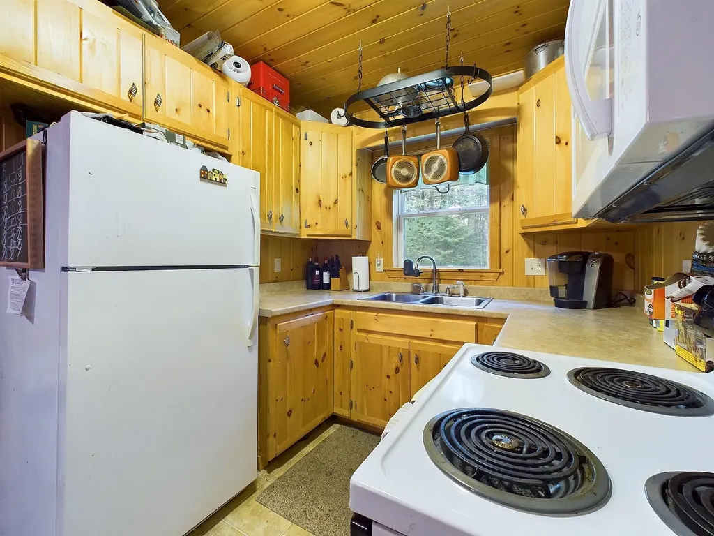 213 Bell Hill Road Stark NH 03582