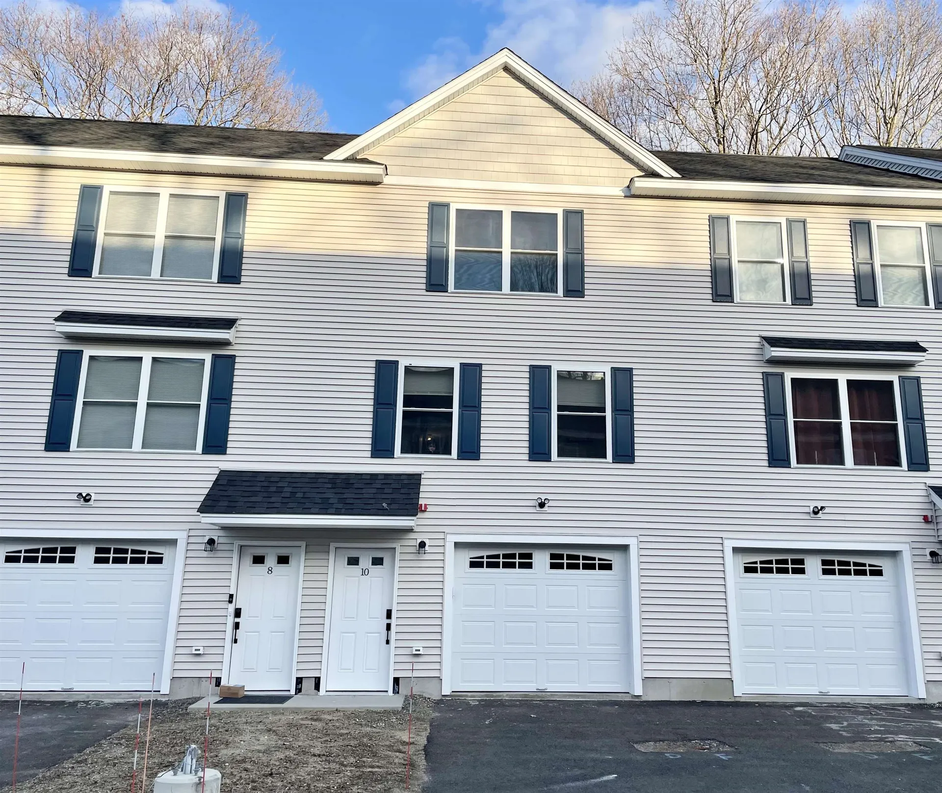 10 Sapphire Lane Nashua NH 03060