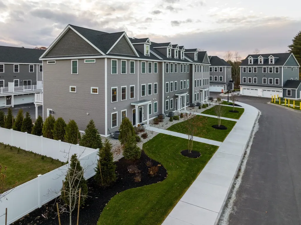 27 Juniper Lane Portsmouth NH 03801