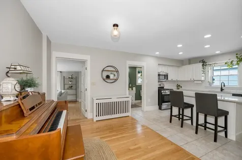 73 1/2 Marshall Street Nashua NH 03060