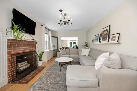 73 1/2 Marshall Street Nashua NH 03060