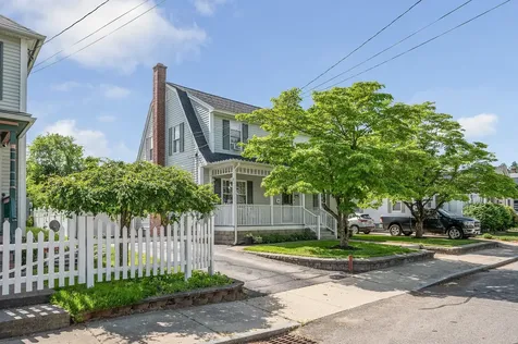 73 1/2 Marshall Street Nashua NH 03060