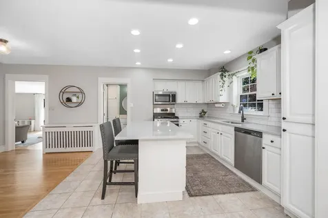 73 1/2 Marshall Street Nashua NH 03060