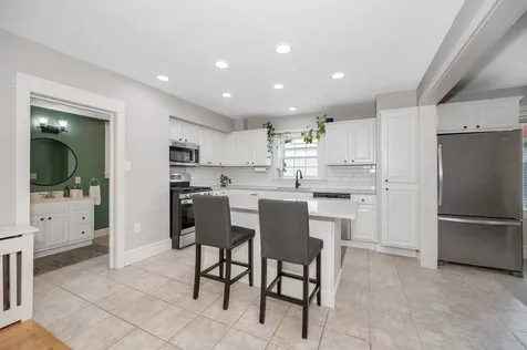 73 1/2 Marshall Street Nashua NH 03060
