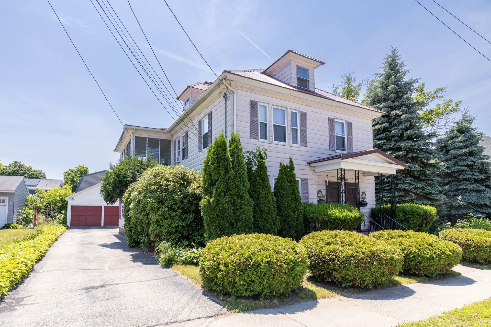 64 Blossom Street Nashua NH 03060-3712