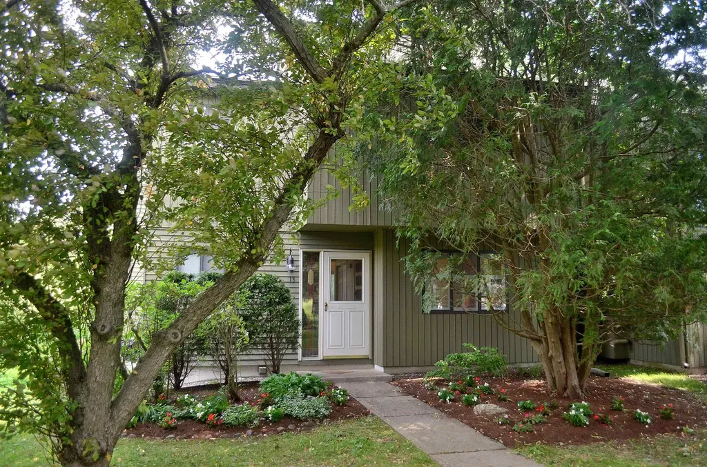 13 Lexington Green South Burlington VT 05403