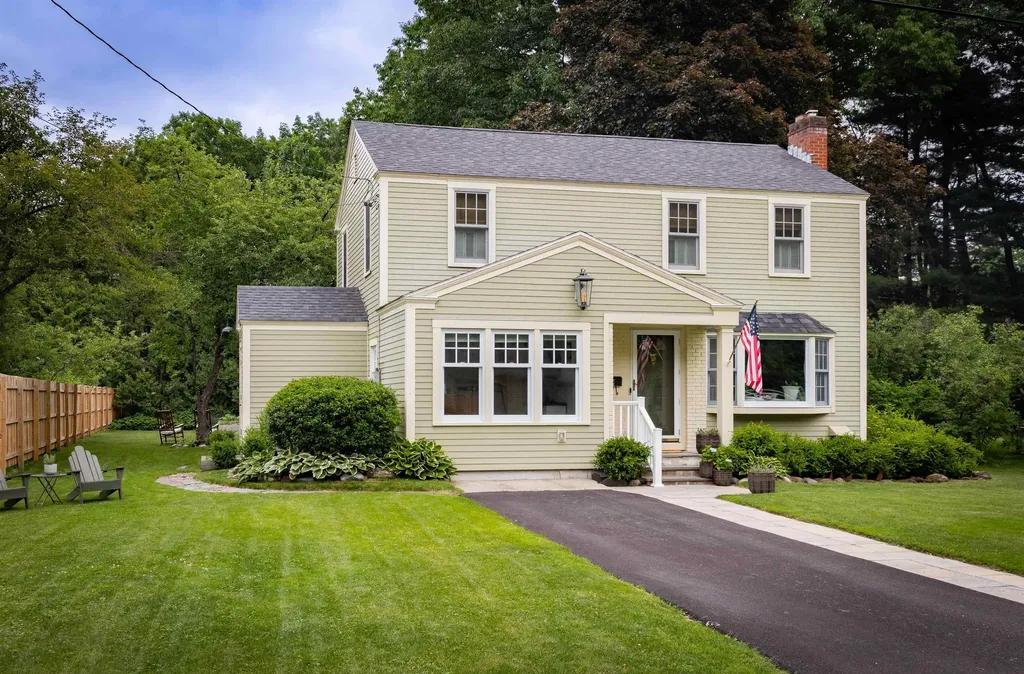 26 Victoria Drive South Burlington VT 05403