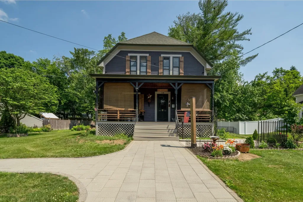 10 Fairview Avenue Derry NH 03038