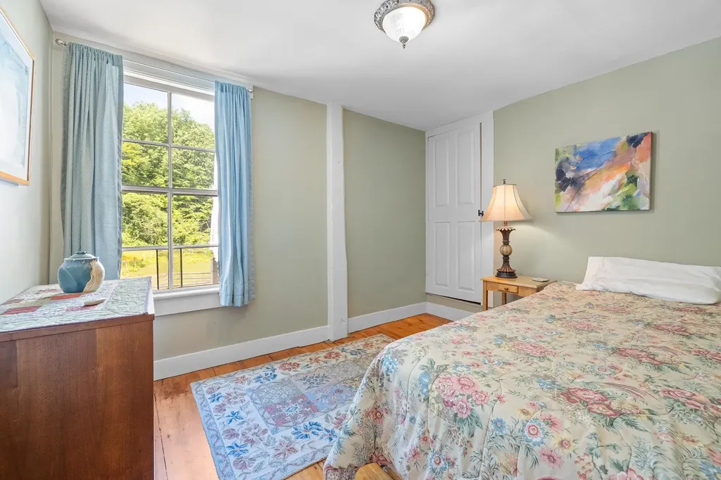 3223 County Road Windsor VT 05089