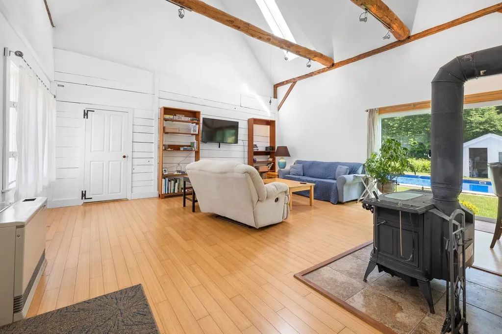 3223 County Road Windsor VT 05089