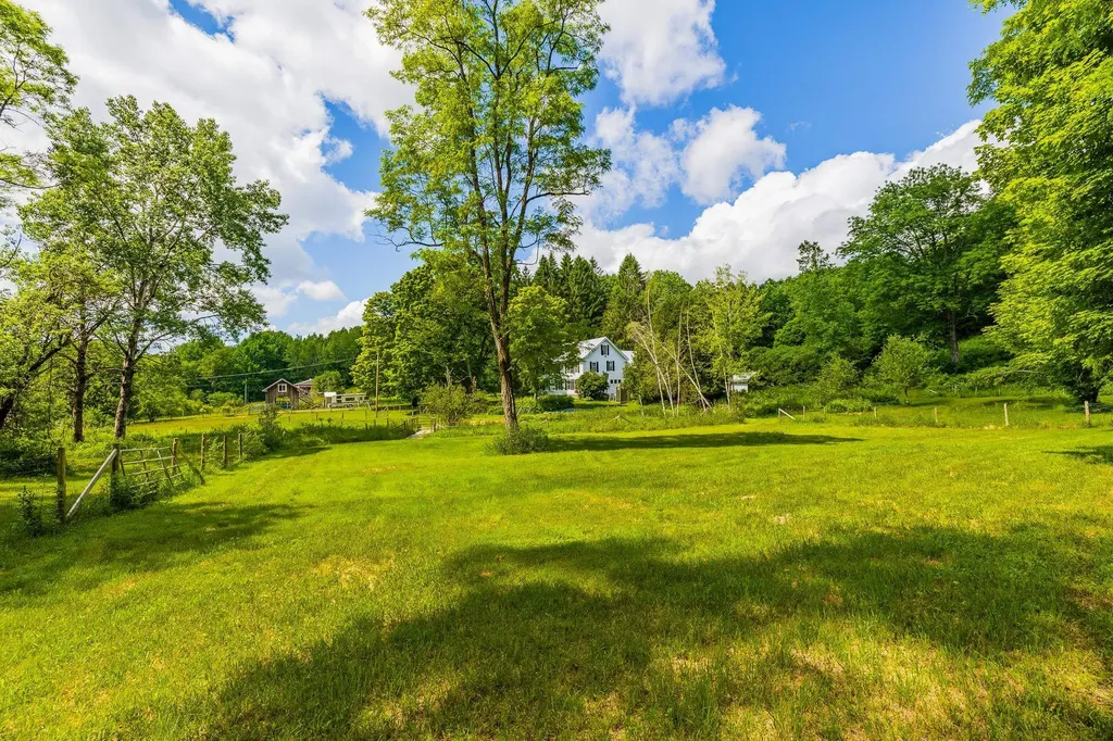 3223 County Road Windsor VT 05089