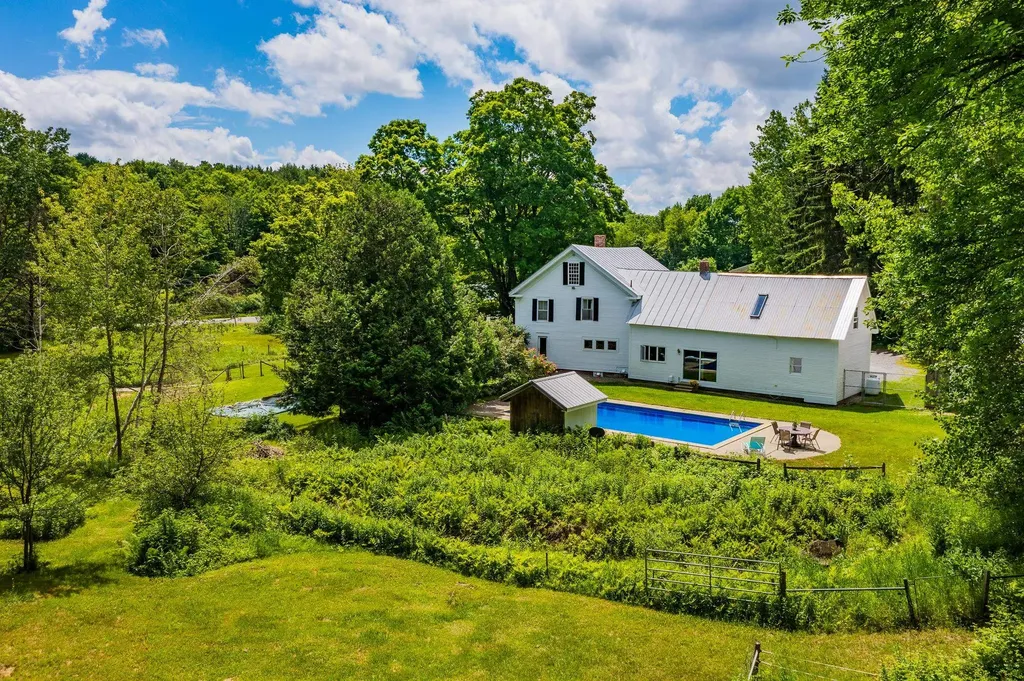 3223 County Road Windsor VT 05089