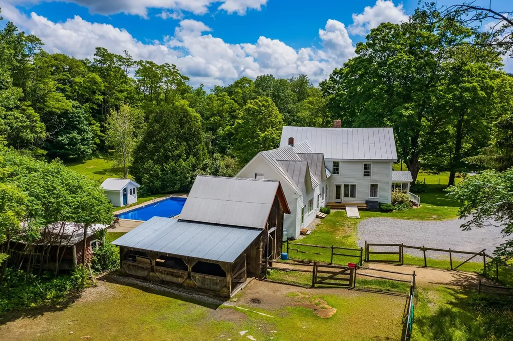3223 County Road Windsor VT 05089