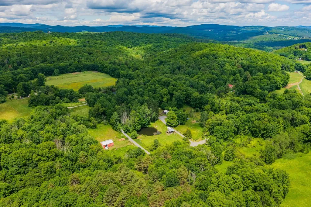 3223 County Road Windsor VT 05089