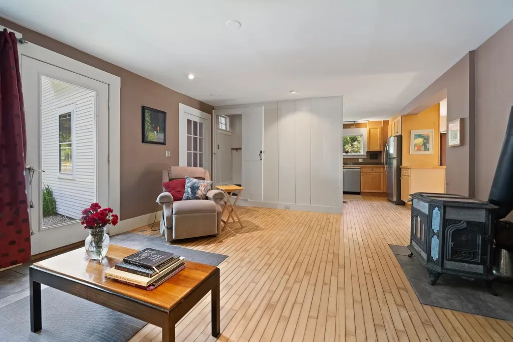 3223 County Road Windsor VT 05089