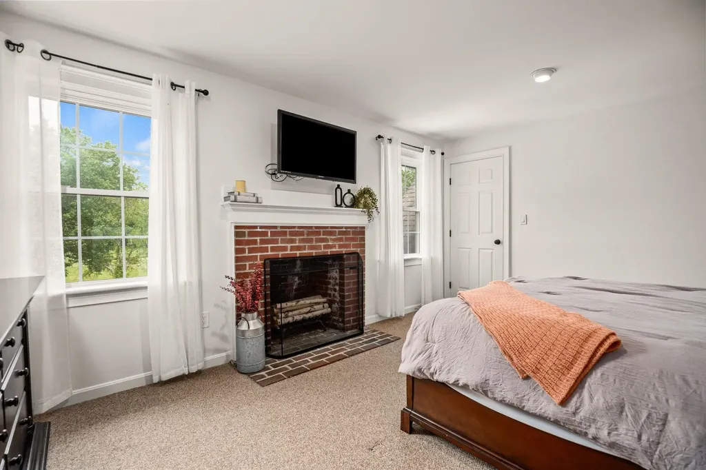 20 Brimmer Lane Hampton Falls NH 03844