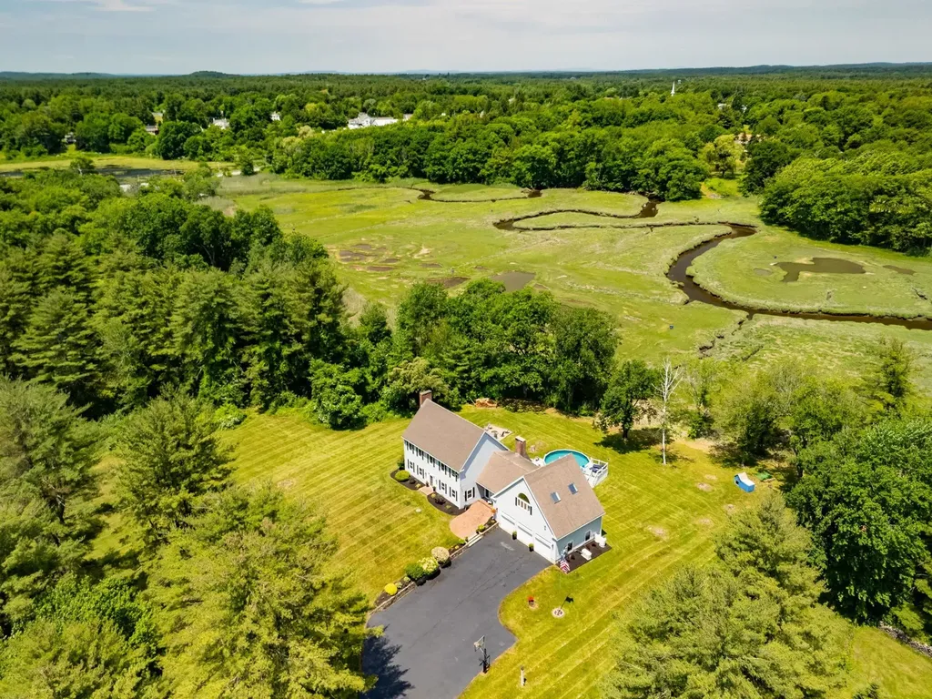 20 Brimmer Lane Hampton Falls NH 03844