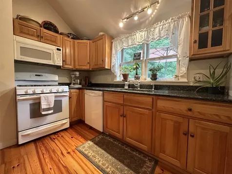 456 Grafton Road Townshend VT 05353