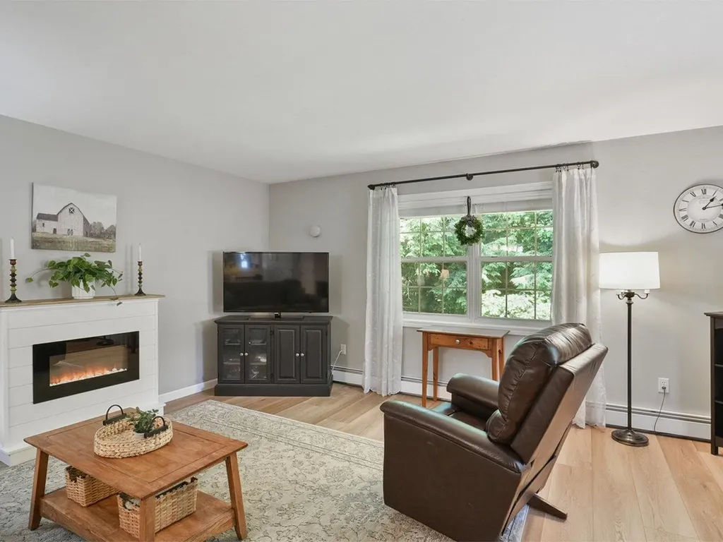 17 Pointe Drive Essex Junction VT 05452
