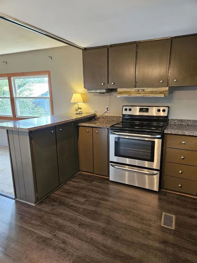 16 Madison Place Claremont NH 03743