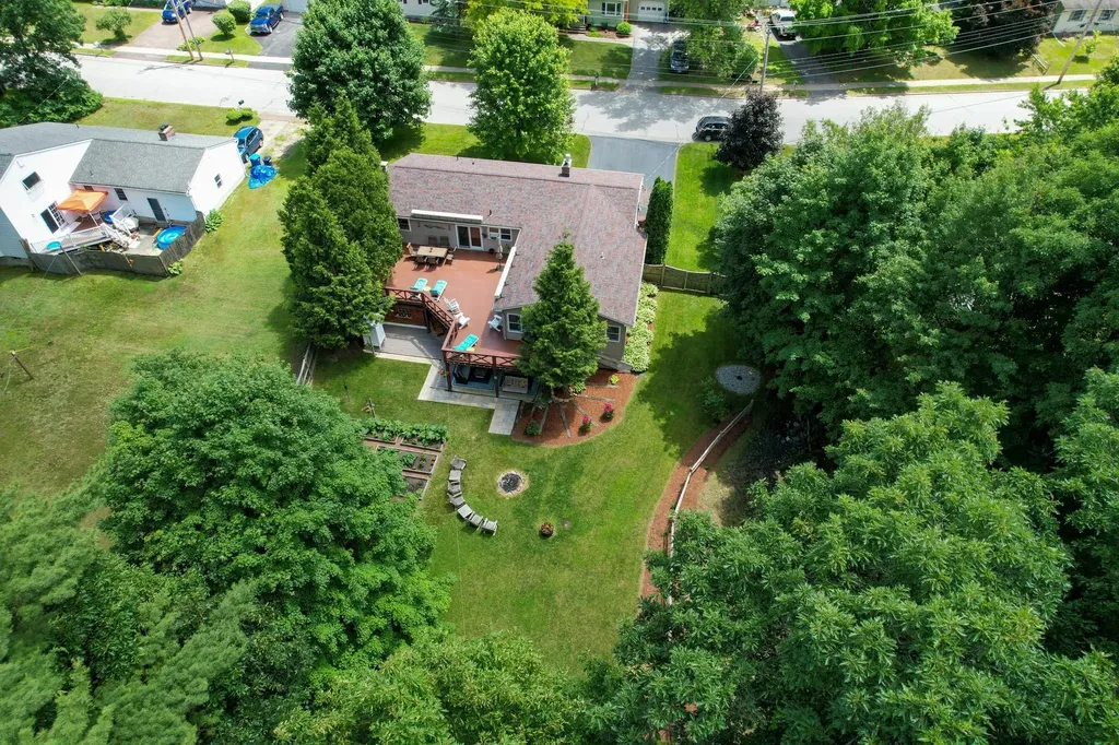 29 Foster Road Essex VT 05452