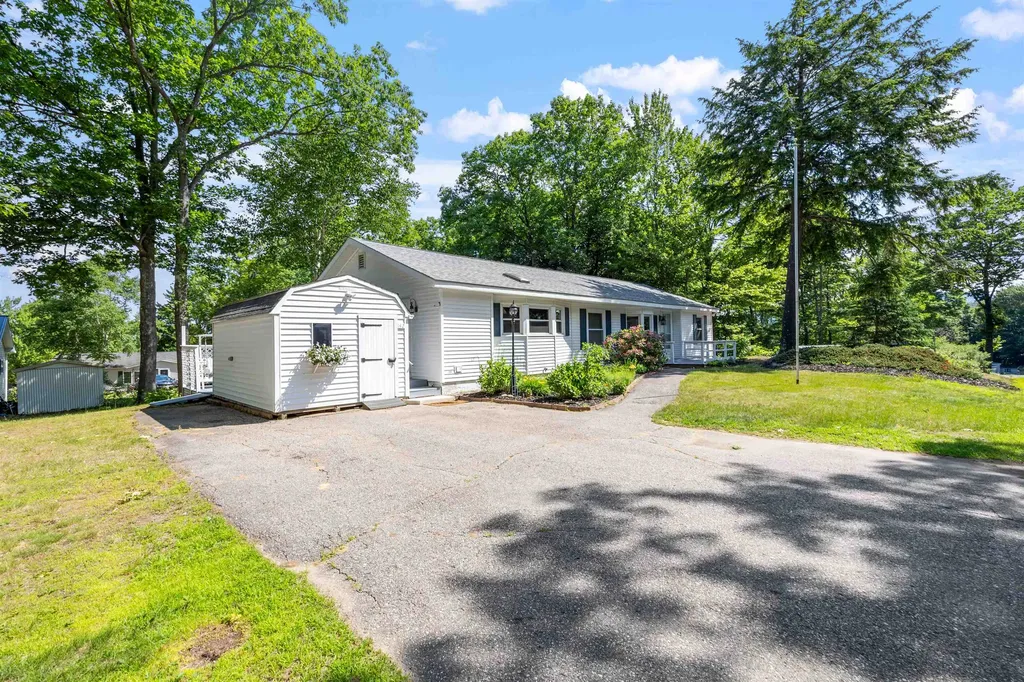 142 Randlett Drive Laconia NH 03246