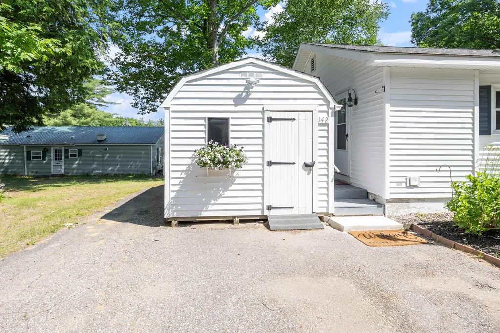 142 Randlett Drive Laconia NH 03246