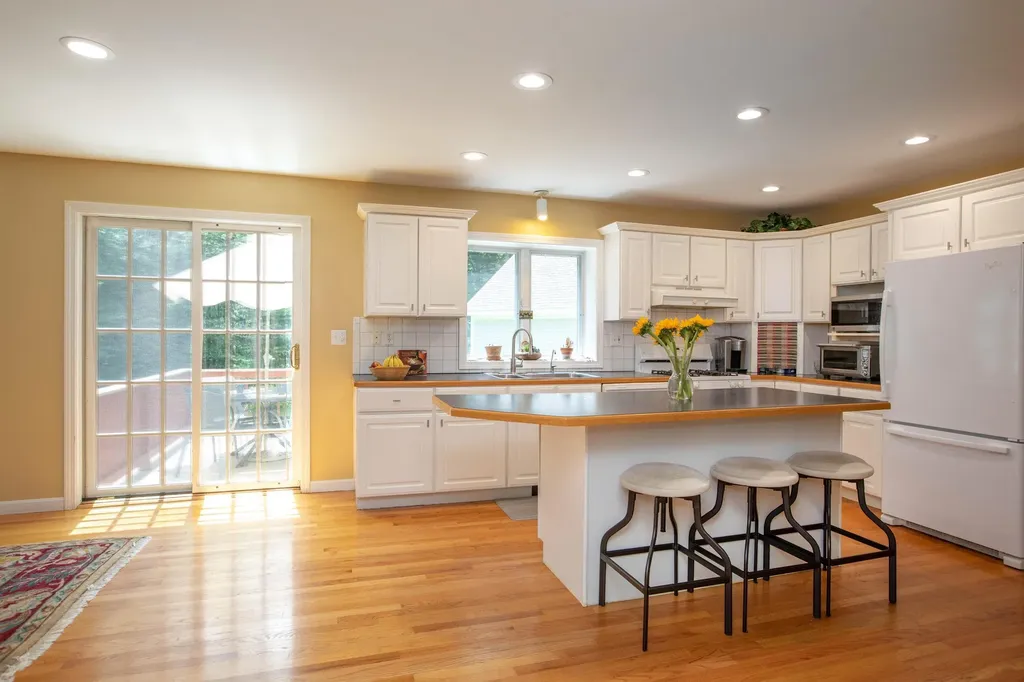 64 Gale Road Hampton NH 03842