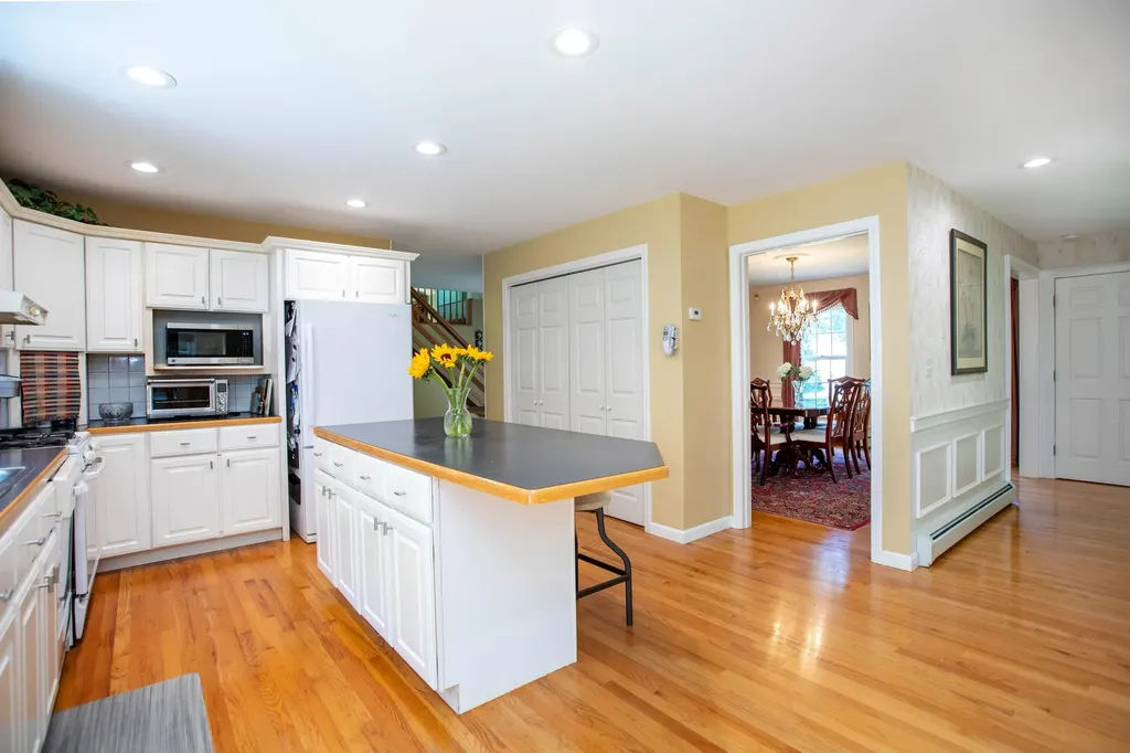 64 Gale Road Hampton NH 03842