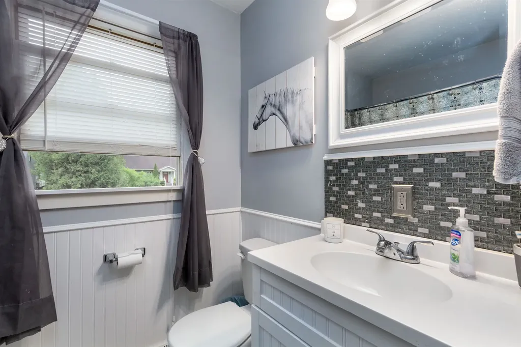 173 Sand Hill Road Essex VT 05452