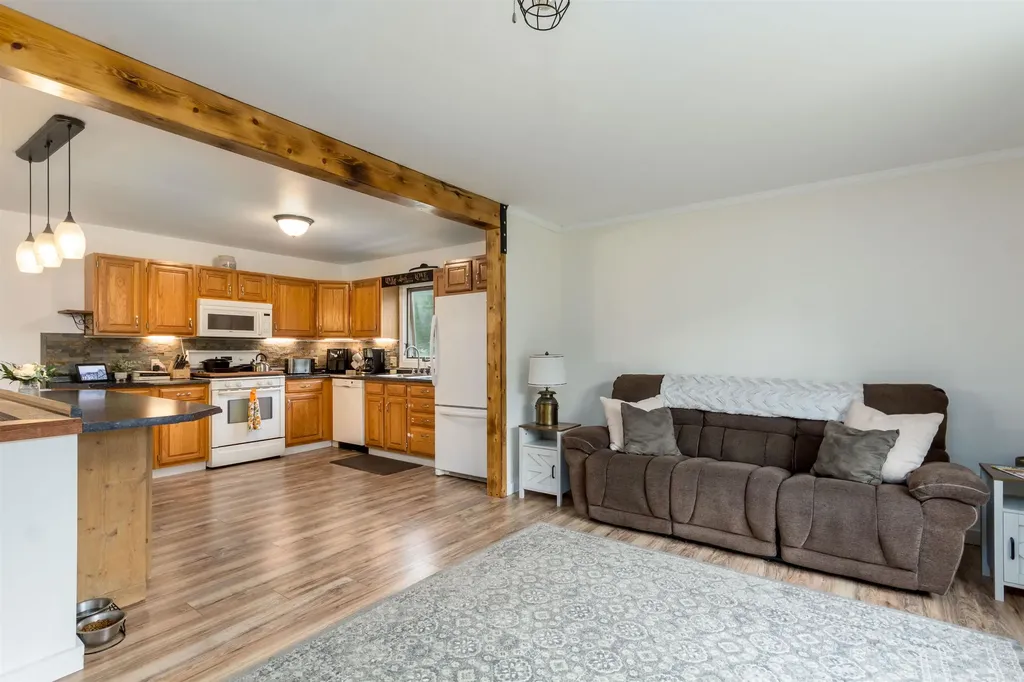 173 Sand Hill Road Essex VT 05452