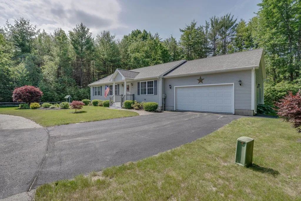 35 Regency Court Rochester NH 03867