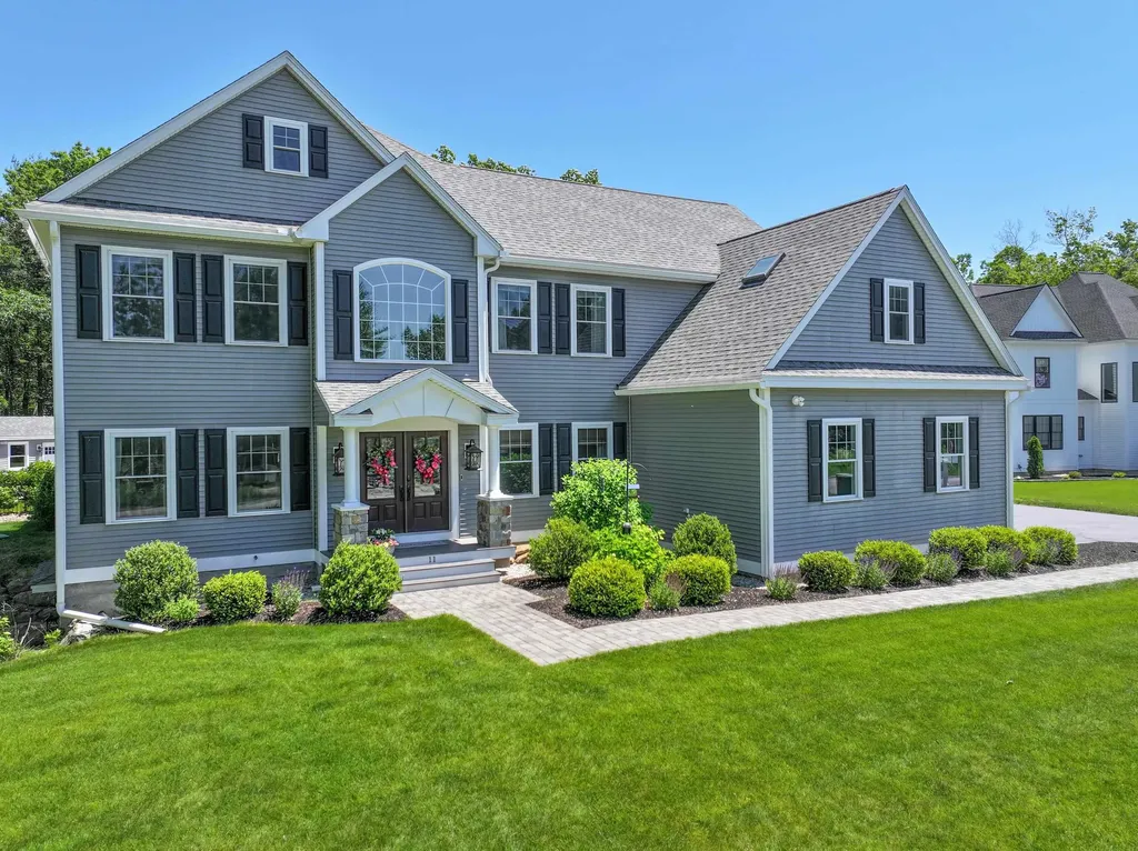 11 Highclere Road Windham NH 03087