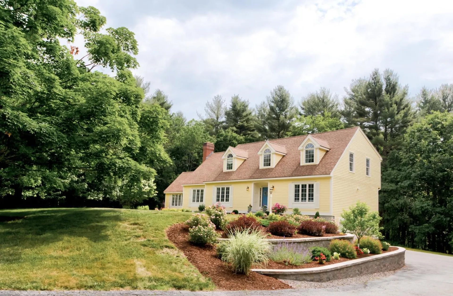 16 Karen Road Windham NH 03087