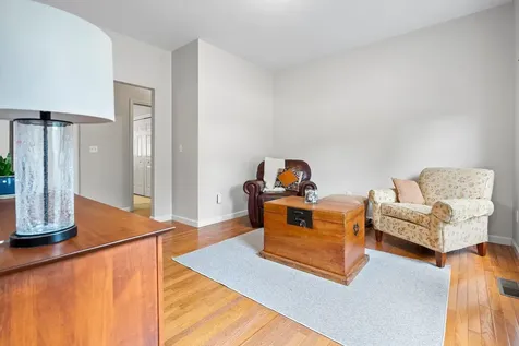16 Stirling Avenue Hooksett NH 03106
