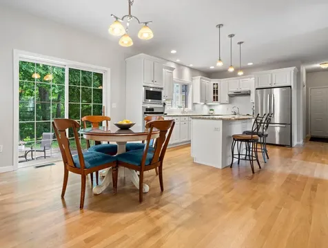 16 Stirling Avenue Hooksett NH 03106